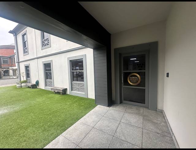 225M² OFFICE TO LET IN CENTURY CITY